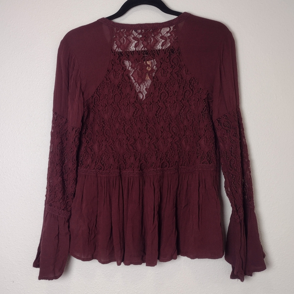 American Eagle Sheer Lace Panel Bell Sleeve V-Neck Flowy Peplum Blouse Wine Red - Picture 3 of 15